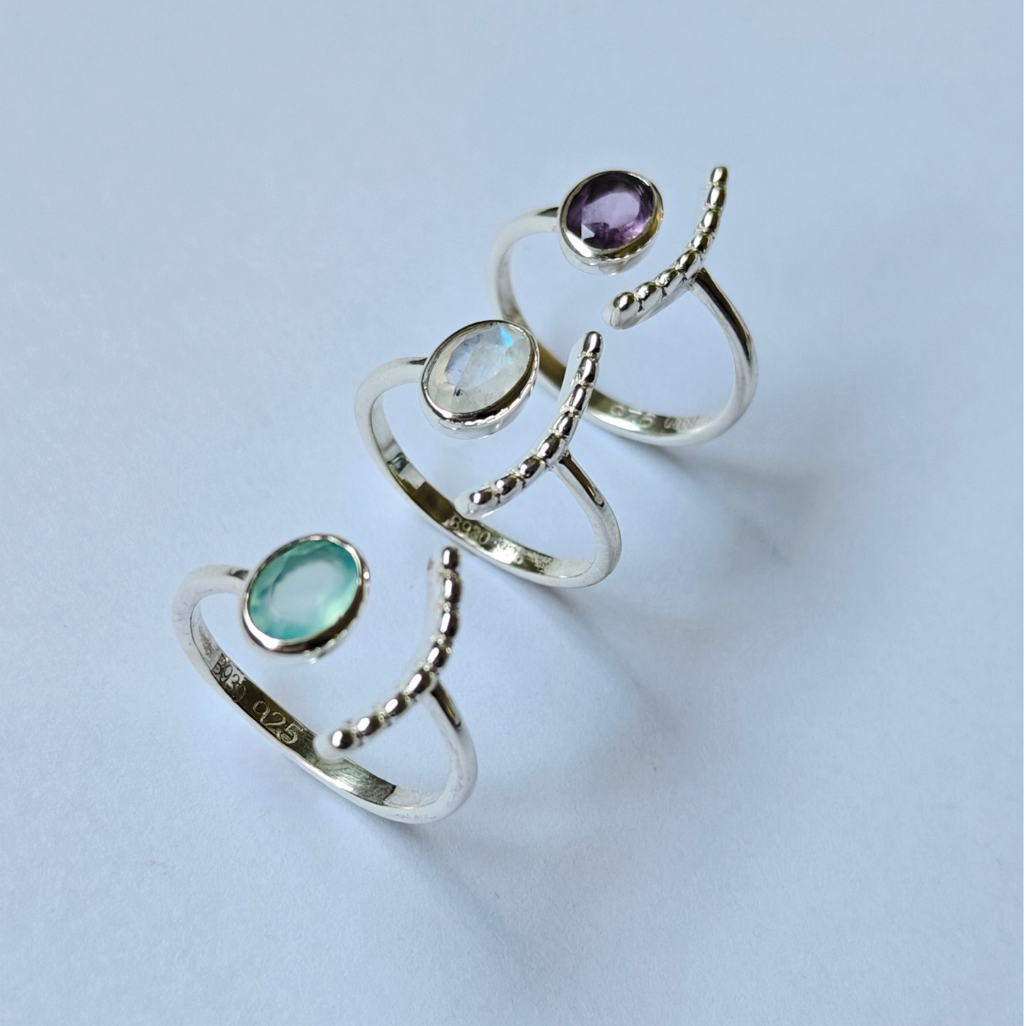 Anillos NAÏS de plata 925 con piedra luna, amatista y aqua calcedonia