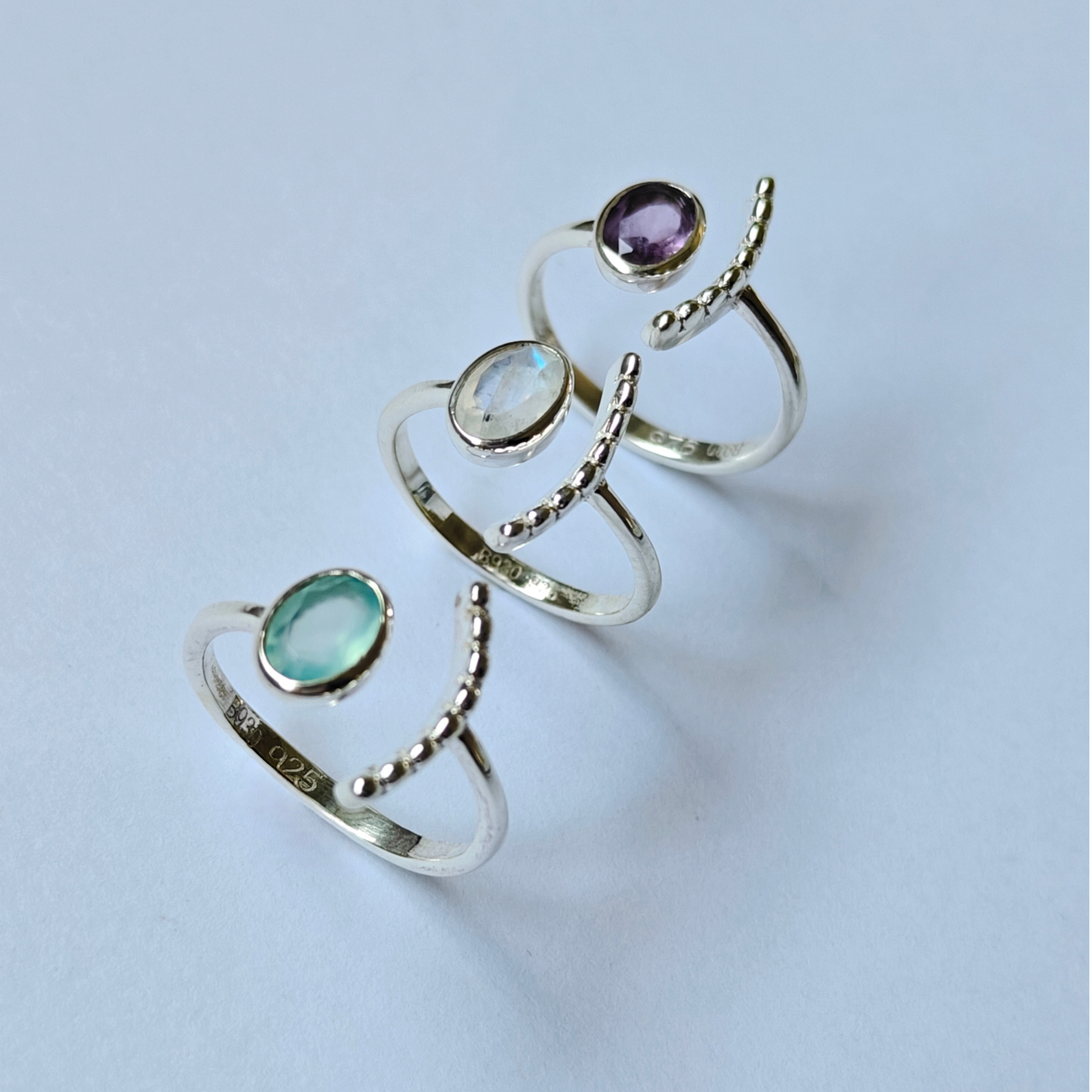Anillos NAÏS de plata 925 con piedra luna, amatista y aqua calcedonia