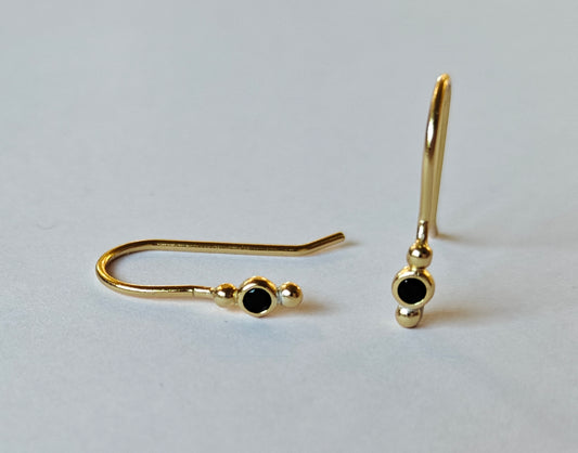 Pareja de pendientes de gancho en plata de ley 925 con baño de oro de 18k de la línea Pure.