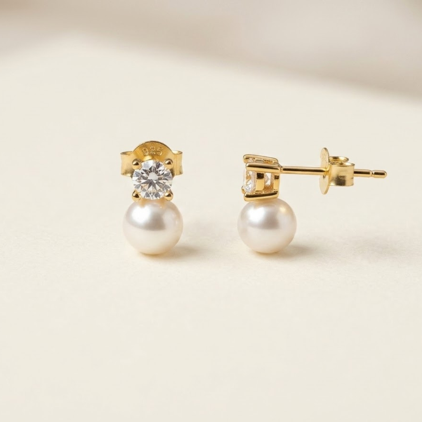 Par de pendientes SÉLÉNE de plata con perla cultivada y circonita en oro 14K