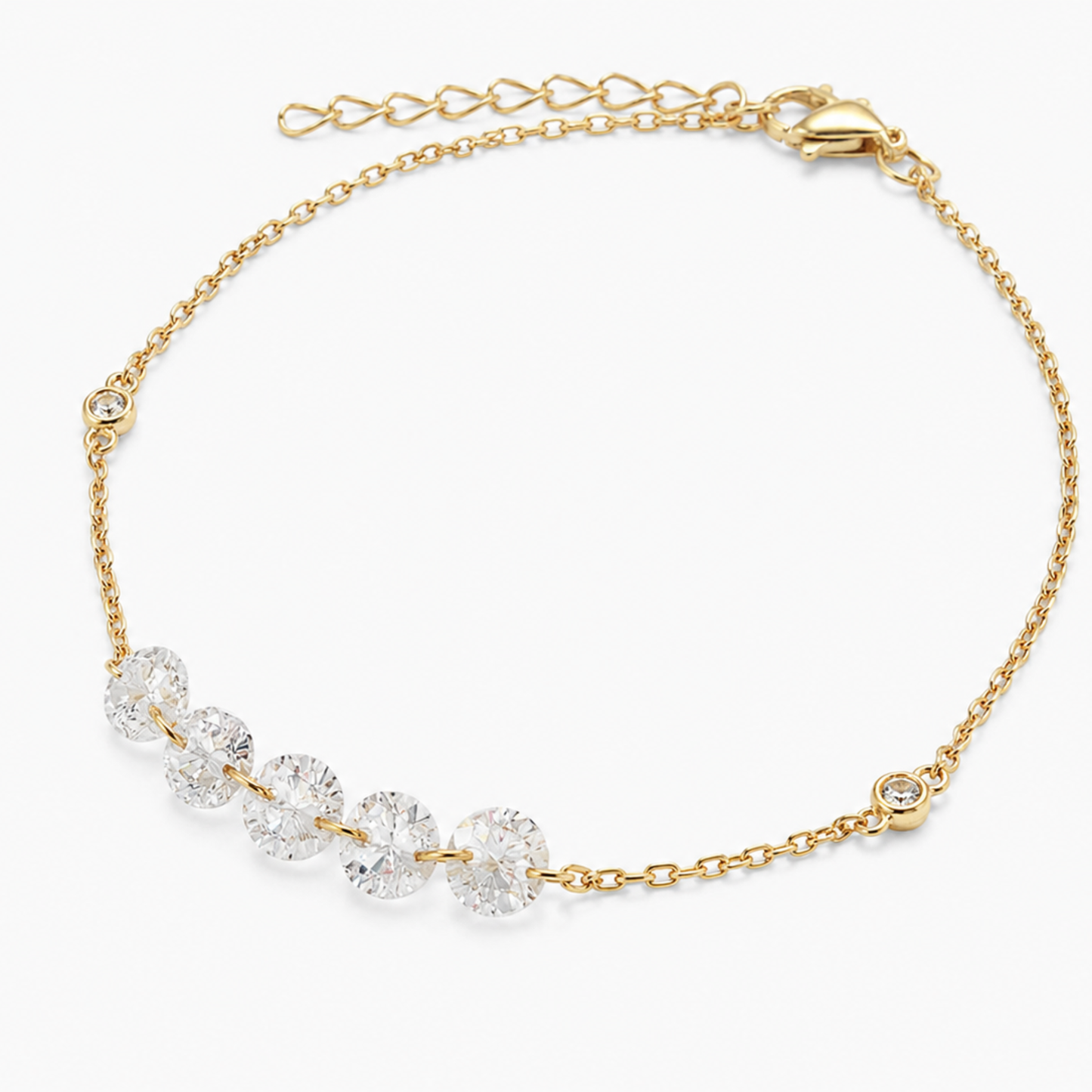 Detalle de pulsera LUEUR de plata 925 bañada en oro 18K con grupo de circonitas